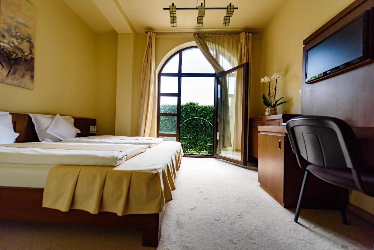 Pension Passion Targu Mures Exterior photo